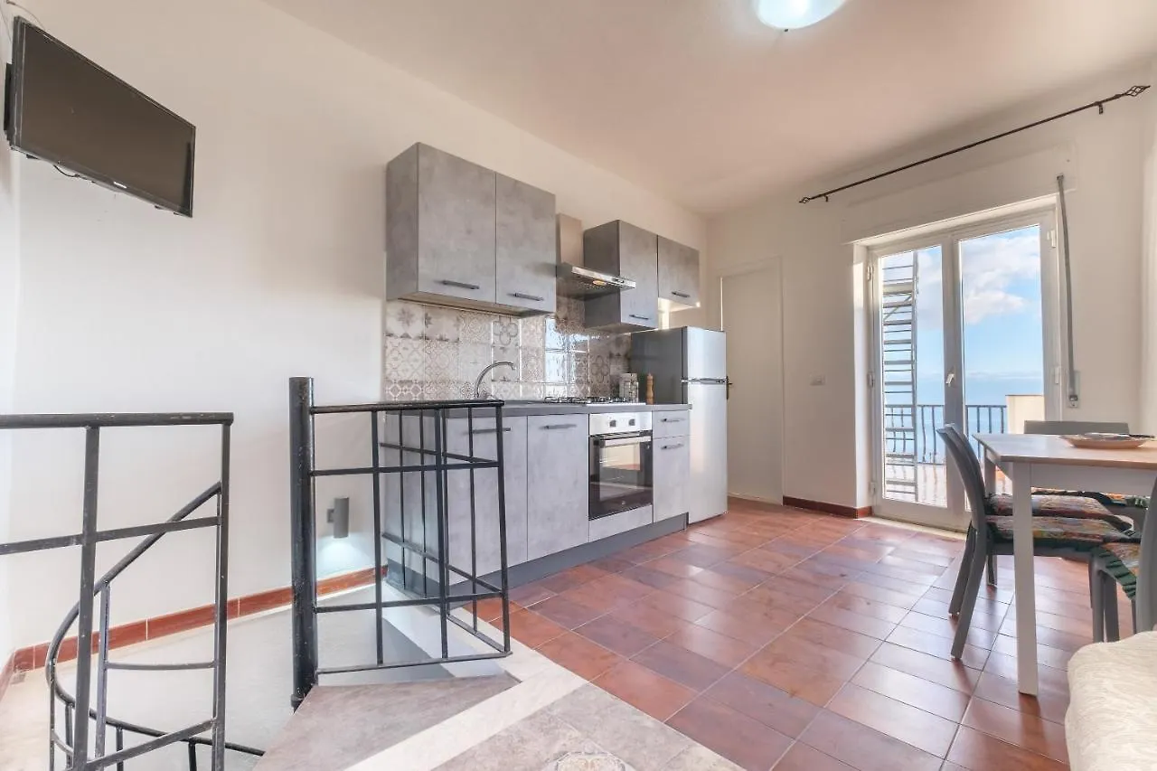 Vakantiehuis Casa Con Terrazze Vista Mare Villa Forza dʼAgro Italië